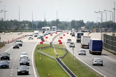 Jak wjechać na autostradę A2 w Warszawie – uniknij korków i problemów