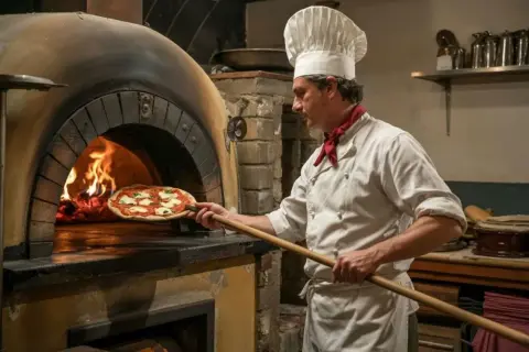 Skąd jest pizza? Odkryj prawdziwe korzenie i historię