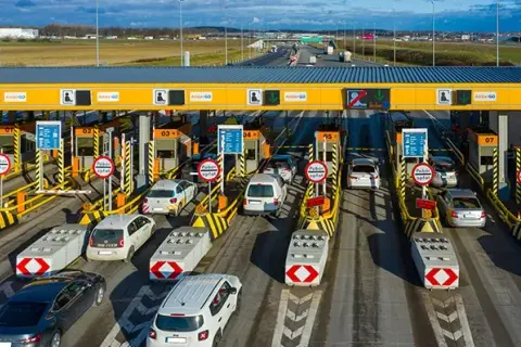 Jak obsługiwać bramki na autostradzie i uniknąć problemów z płatnością