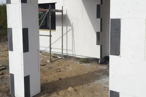 Jak prawidłowo kleić styropian, aby uniknąć najczęstszych błędów