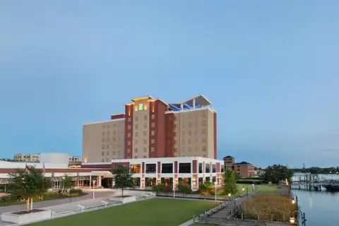 Ile hoteli Hilton w Polsce? Poznaj aktualną listę i marki!