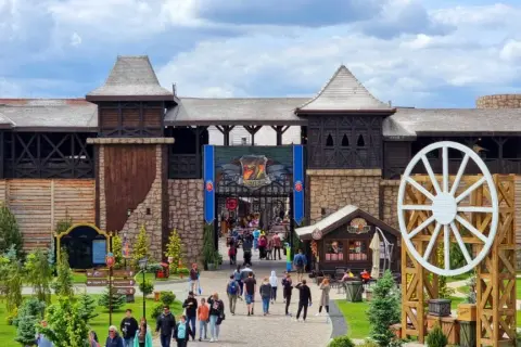 Do kiedy jest czynna Energylandia? Godziny otwarcia i sezon