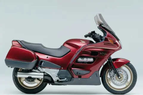Honda ST 1100 czy warto kupić? Sprawdź zalety i wady tego motocykla