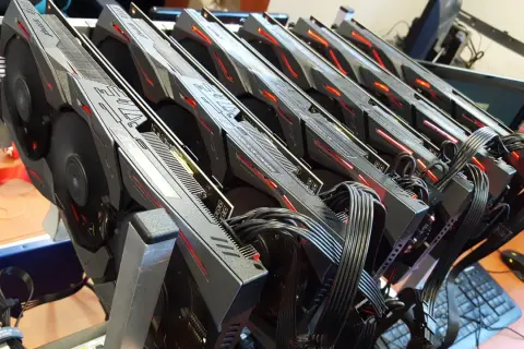 Koparka kryptowalut: Jak działa, czy się opłaca i co z podatkami?