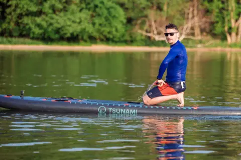 SUP czy kajak? Wybierz idealny sprzęt wodny dla siebie!