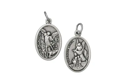 Medalla de ángeles custodios: San Miguel luchando y un ángel guardián protegiendo a dos niños.