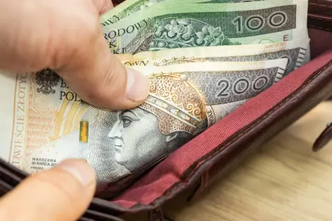 Ile można zarobić bez zakładania firmy? Limity i ważne informacje