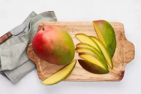 Kiedy jest sezon na mango? Sprawdź, gdzie i kiedy je kupić