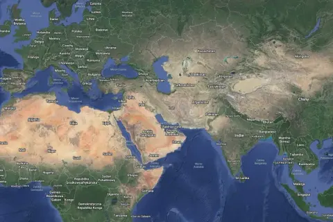 Gdzie jest Arabia Saudyjska? Na mapie świata, między Morzem Czerwonym a Zatoką Perską, na Bliskim Wschodzie.