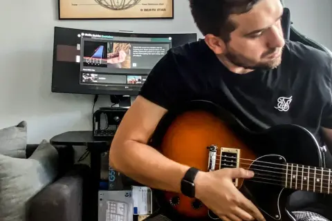Jak podłączyć gitarę do laptopa? Poradnik krok po kroku!