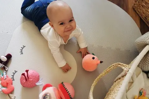 Zabawki sensoryczne dla 10 miesięcznego dziecka, które rozweselą malucha