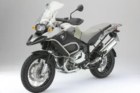 BMW GS 1200, motocykl turystyczny, idealny na długie trasy. Zastanawiasz się nad jego spalaniem?