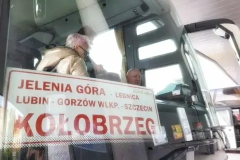 Ile kosztuje bus z Kołobrzegu do Dźwirzyna? Ceny i szczegóły podróży