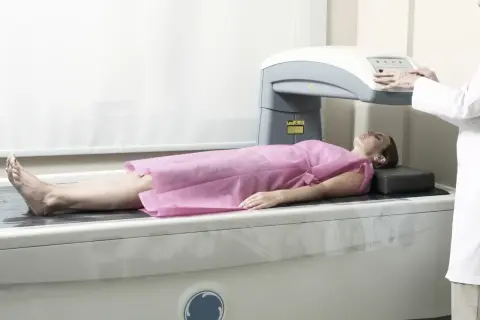 Densytometria: Ubiór bez metalu? Pełny poradnik przed badaniem.
