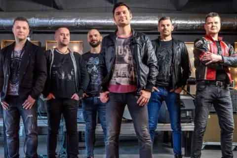 Jaka to melodia? Artyści, gwiazdy i zespół programu