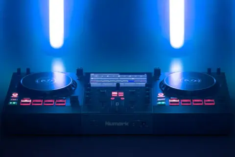 Jaką konsolę DJ wybrać na start? Ranking i porady eksperta!