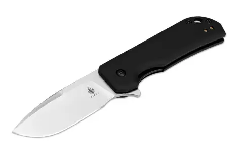 Navaja Kizer con hoja de acero nitro v, mango negro y logo de la marca.