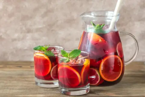 Jakie wino do sangrii: najlepsze wybory dla wyjątkowego smaku