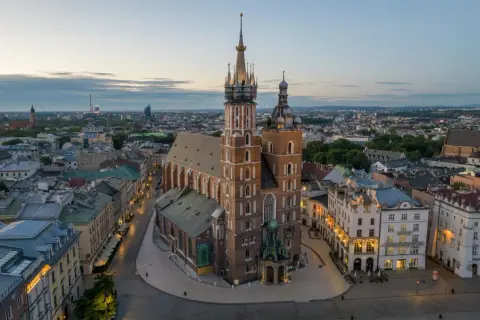W którym roku powstał Kościół Mariacki? Poznaj tajemnice jego budowy!