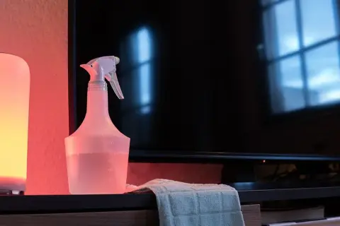 Czym czyścić telewizor OLED, aby nie uszkodzić ekranu?