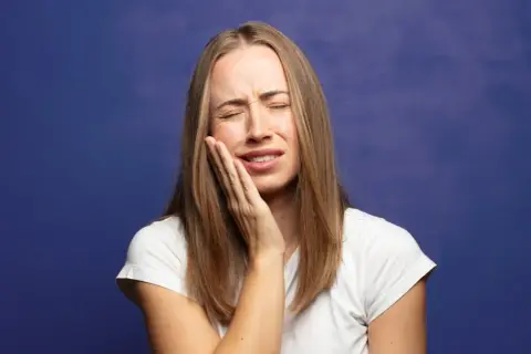 Ból zęba? Domowe sposoby, leki OTC i kiedy iść do dentysty