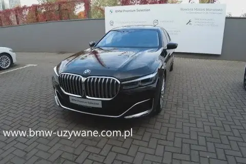 BMW M750Ld xDrive: Potężny diesel, unikat. Czy warto kupić?
