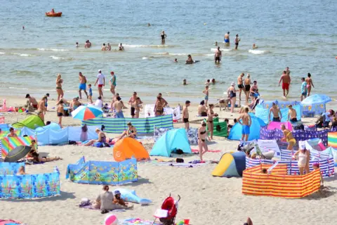 Gdzie najwięcej jodu nad morzem? Odkryj zdrowe lokalizacje w Polsce