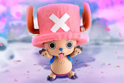 Tony Chopper, der süße Rentier-Arzt aus One Piece Staffel 3, winkt fröhlich in einer rosafarbenen Blütenpracht.