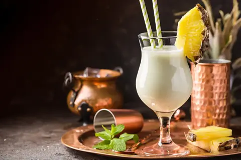 Najlepsze drinki z rumem Malibu, które zachwycą Twoje podniebienie