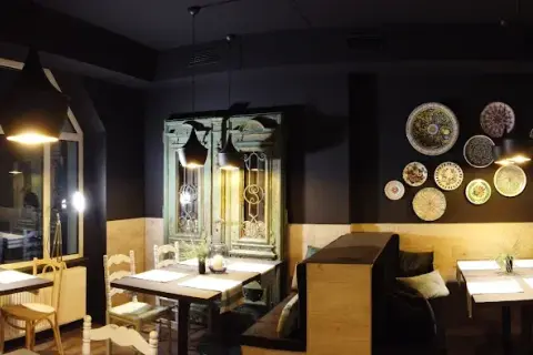 Gdzie zjeść w Jeleniej Górze? Odkryj najlepsze restauracje i kawiarnie