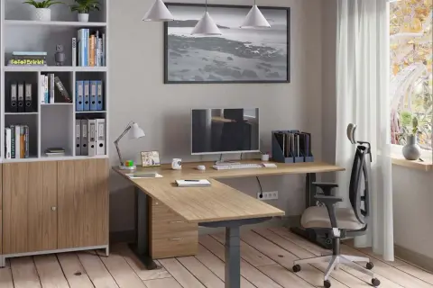Schreibtisch Ideen wenig Platz: L-förmiger Schreibtisch mit integriertem Aktenschrank und Regal, ideal für kleine Räume.