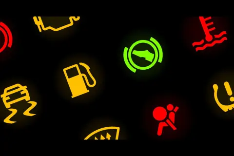 Verschiedene leuchtende Kontrollleuchten im Auto: Motor, Tank, Bremse, Airbag, Temperatur, ESP und mehr.