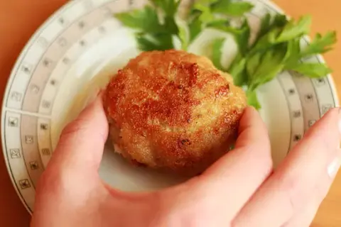 Ile kalorii ma kotlet mielony z indyka? Zaskakujące wartości odżywcze