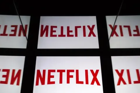 Czy Netflix można oglądać na dwóch telewizorach? Sprawdź zasady subskrypcji