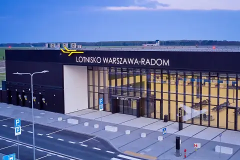 Lotnisko Radom: Połączenia, dojazd, terminal czy to lotnisko dla Ciebie?
