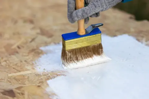 Jak położyć płytki na płyty OSB bez błędów i oszczędzając czas