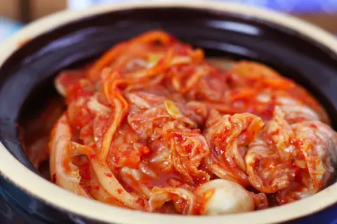 Jak smakuje kimchi? Odkryj sekrety koreańskiej kapusty!
