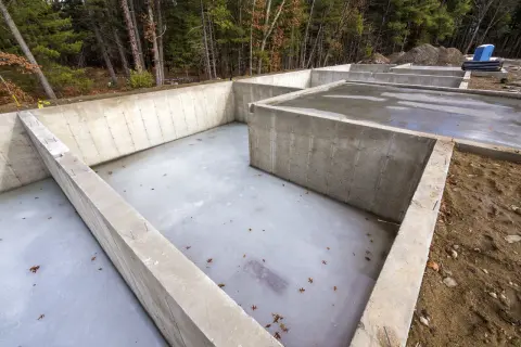 Beton na fundamenty: Jak wybrać idealny dla Twojego domu?