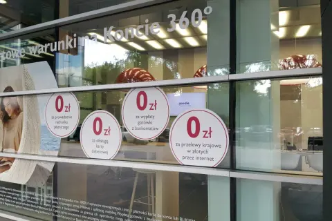Millennium Karta 360°: 0 zł za wypłaty gotówki w oddziale, przelewy i obsługę karty. Komfortowe warunki dla Ciebie.