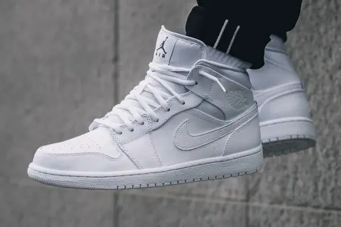 Air Jordan 1 Retro Mid White Platinum - Ceny, specyfikacje i dostępność