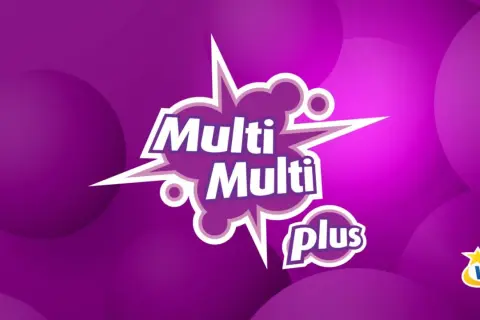 Wygraj z Multi Multi Plus w loterii promocyjnej Lotto! Fioletowe tło z bańkami i wybuchowym logo.