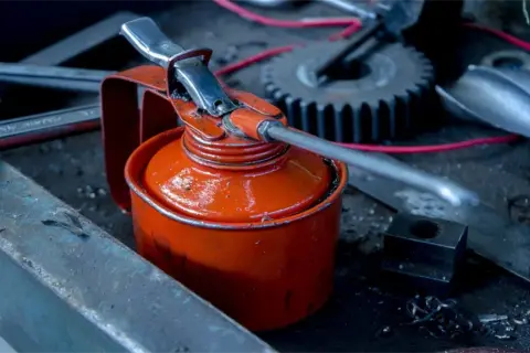 Jaki olej do silnika 2.0 diesel? Najlepsze wybory i porady dla DPF