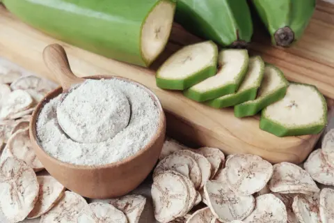 Mąka bananowa: Neutralny smak. Idealna do dań wytrawnych