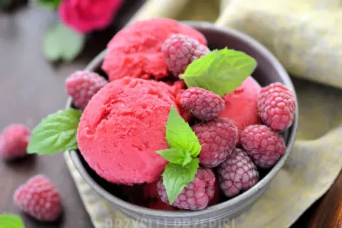 Idealny sorbet malinowy: przepis, triki i sekrety gładkiej konsystencji