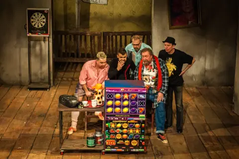 Kogut w rosole w teatrze STU - poznaj szczegóły i obsadę spektaklu