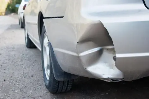 Jak naprawić zderzak plastikowy i zaoszczędzić na kosztach naprawy