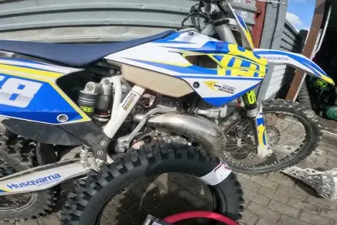 Husqvarna WR 250 - pełne specyfikacje, opinie i porównania modeli