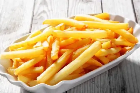 Frytki jak z McDonald's w domu? Poznaj sekret podwójnego smażenia!