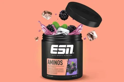 ESN Aminos in Brombeergeschmack: Erfrischende Aminos mit Eis und Beeren, perfekt für dein Training.