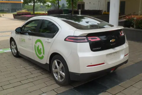 Wymiana baterii Opel Ampera: Ile kosztuje? Regeneracja się opłaca!